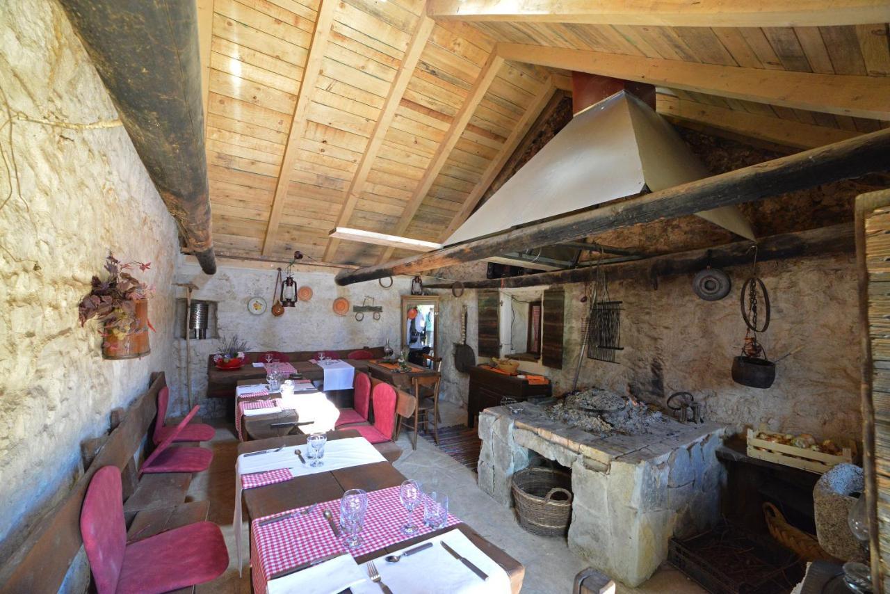 Villa Kuca Za Odmor Joko I Jeka à Bogatić Extérieur photo