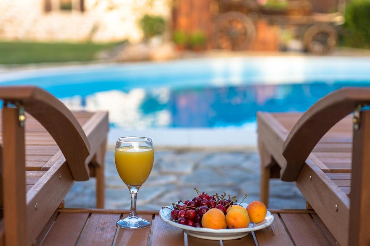 Villa Kuca Za Odmor Joko I Jeka à Bogatić Extérieur photo