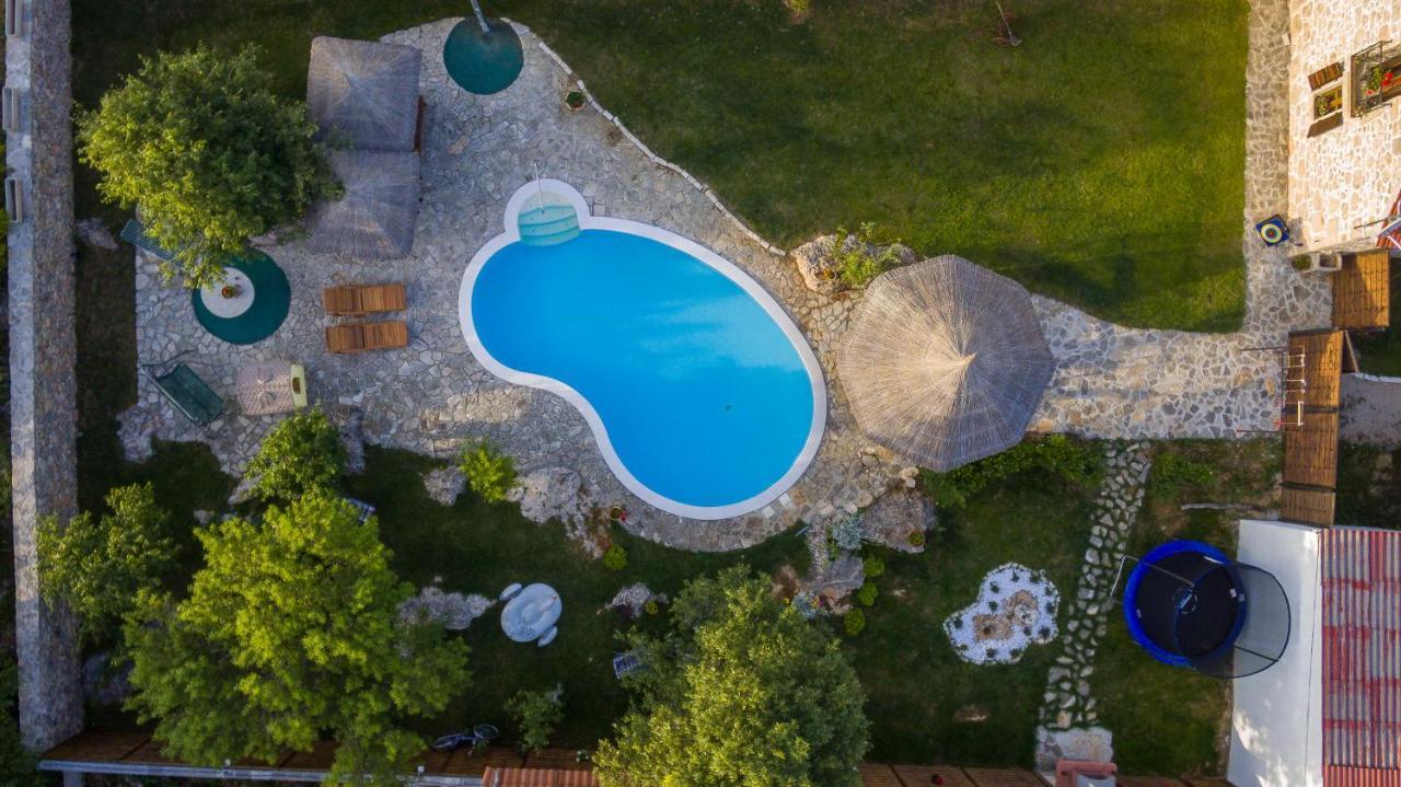 Villa Kuca Za Odmor Joko I Jeka à Bogatić Extérieur photo