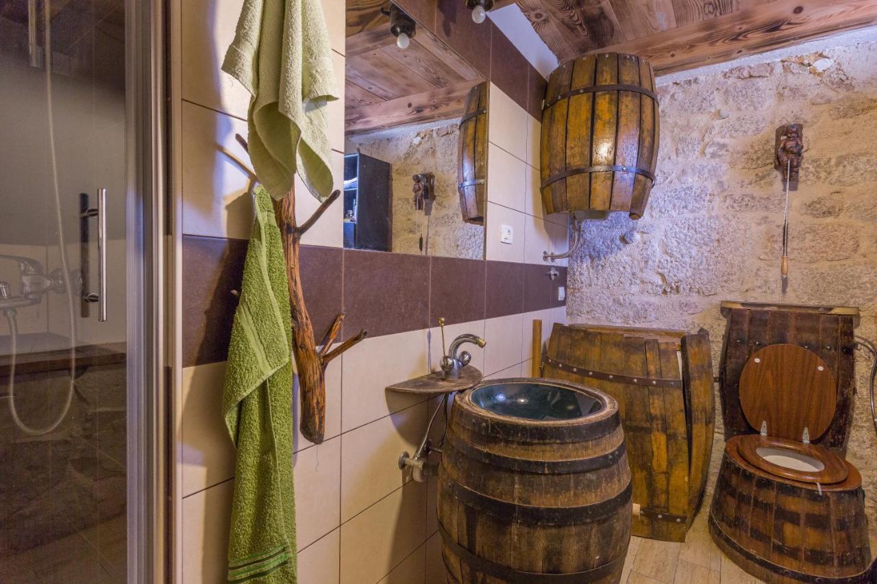 Villa Kuca Za Odmor Joko I Jeka à Bogatić Extérieur photo