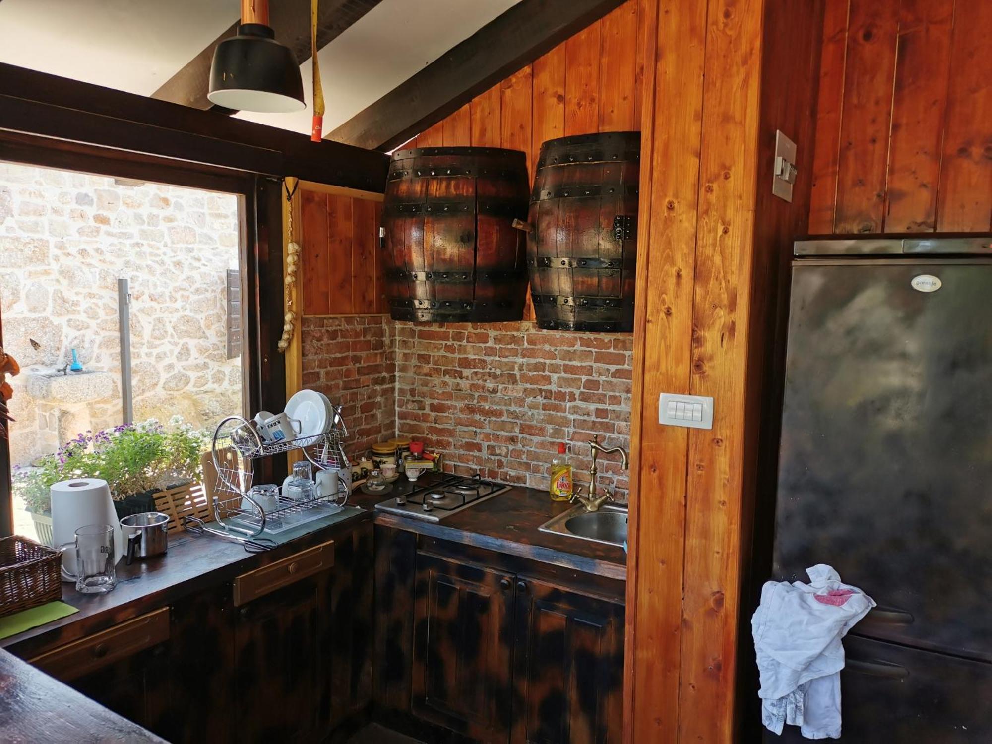 Villa Kuca Za Odmor Joko I Jeka à Bogatić Extérieur photo