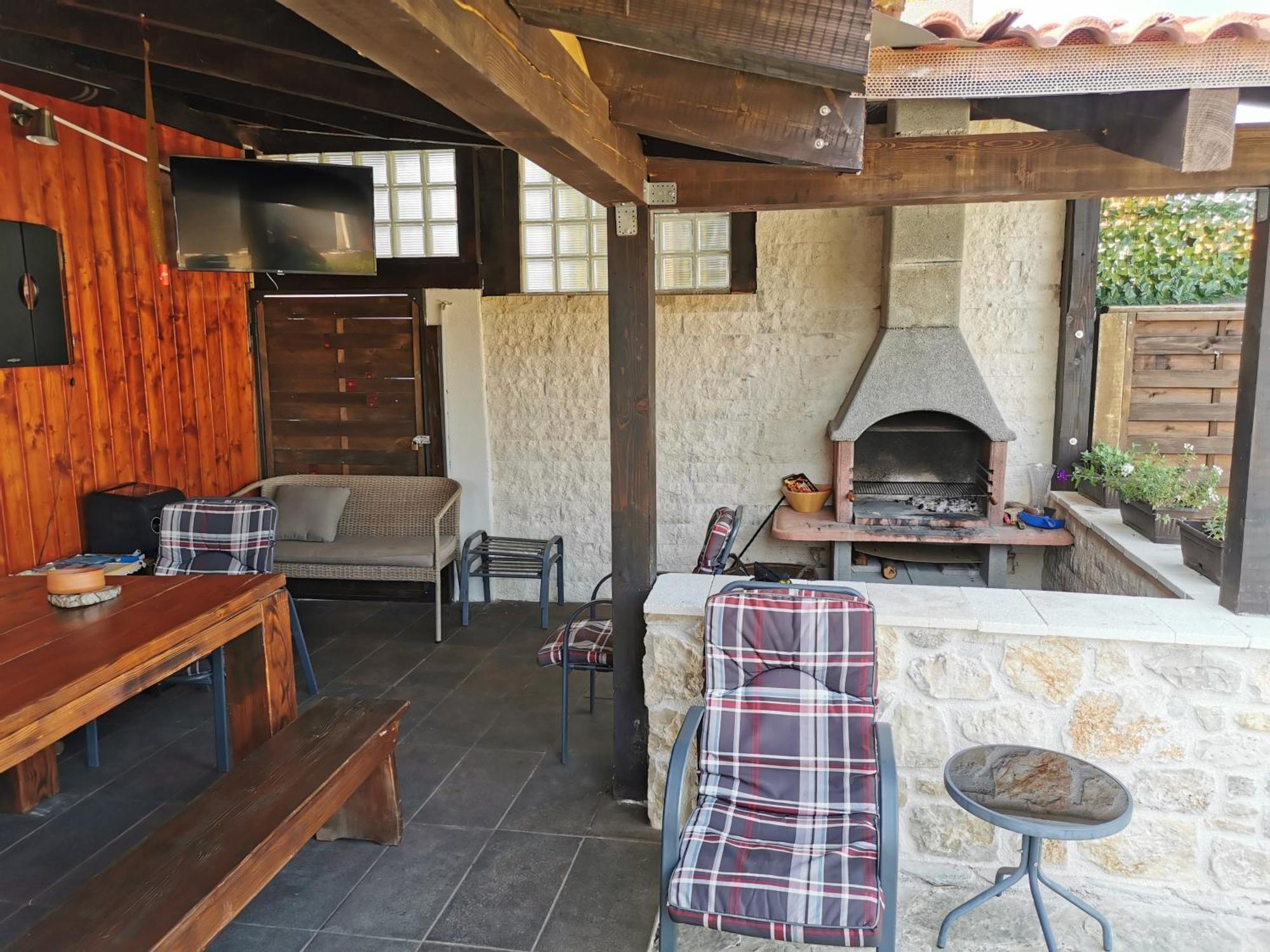 Villa Kuca Za Odmor Joko I Jeka à Bogatić Extérieur photo